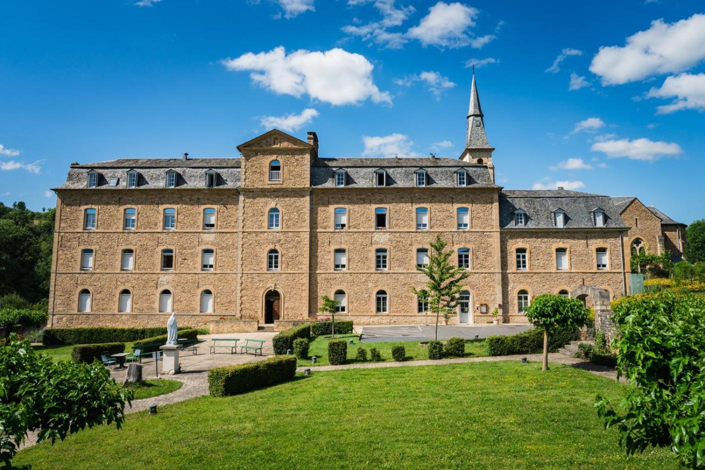 Accueil Du Couvent De Malet Hotel Saint-Come-d'Olt Exterior photo